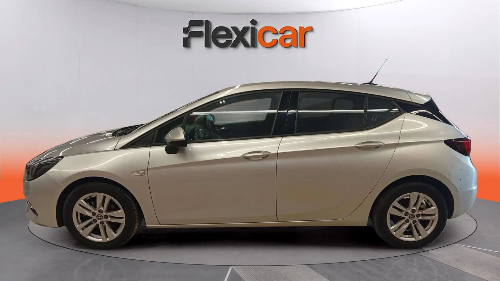 https://cdn-flexicar.caraffinity.it/public_appraisal_images_pro/images/stock/184713/jFmgbZYaC7__WhatsApp Image 2026-01-21 at 10.13.35.jpg